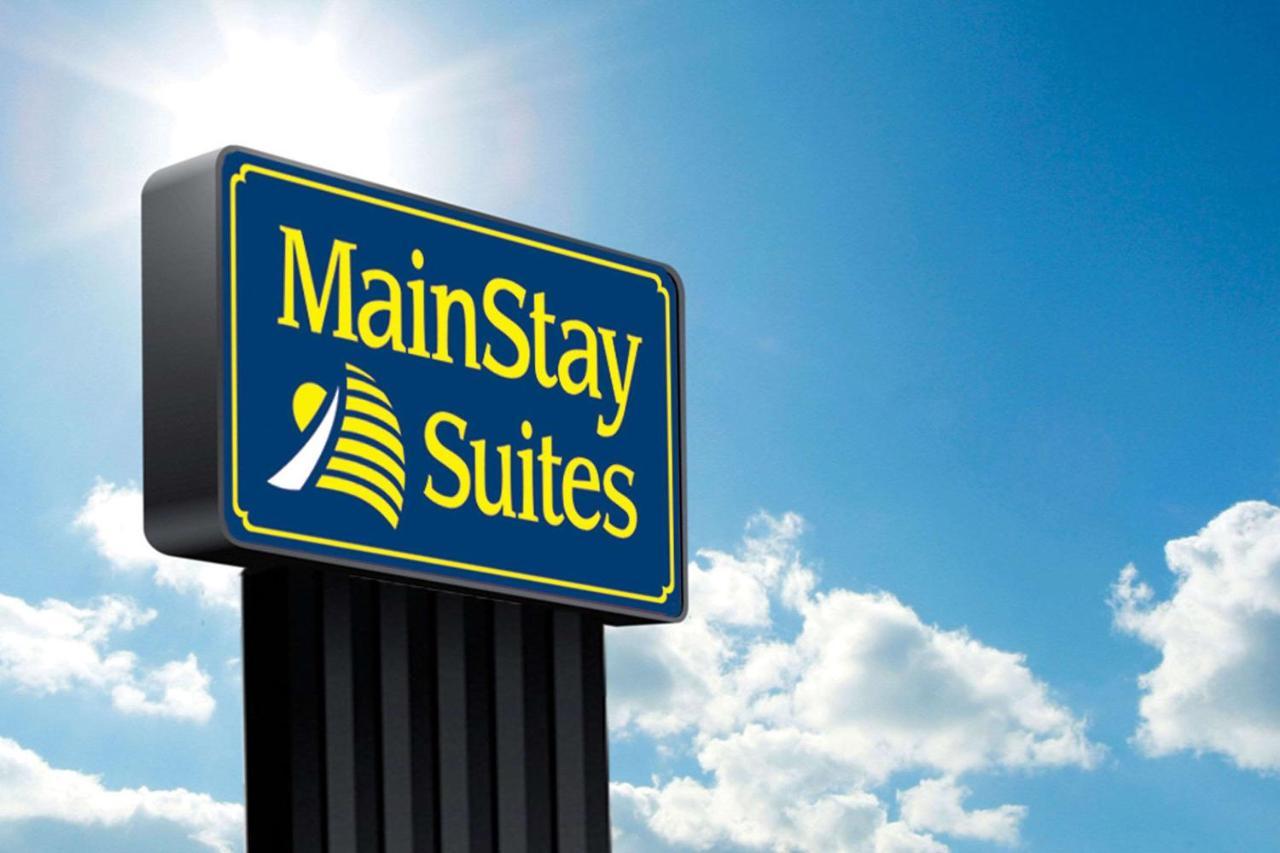 Mainstay Suites Emporia Bagian luar foto