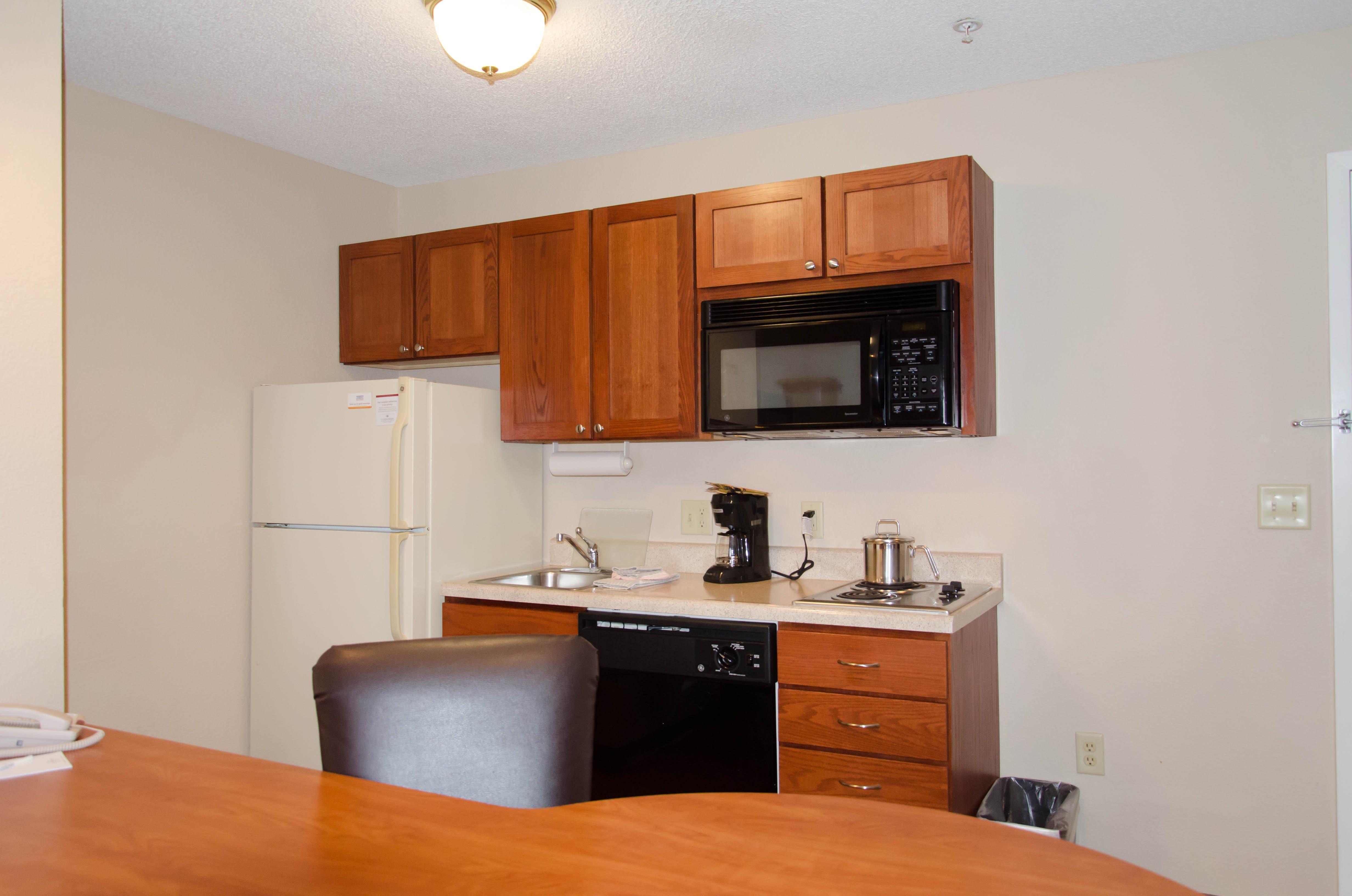 Mainstay Suites Emporia Bagian luar foto