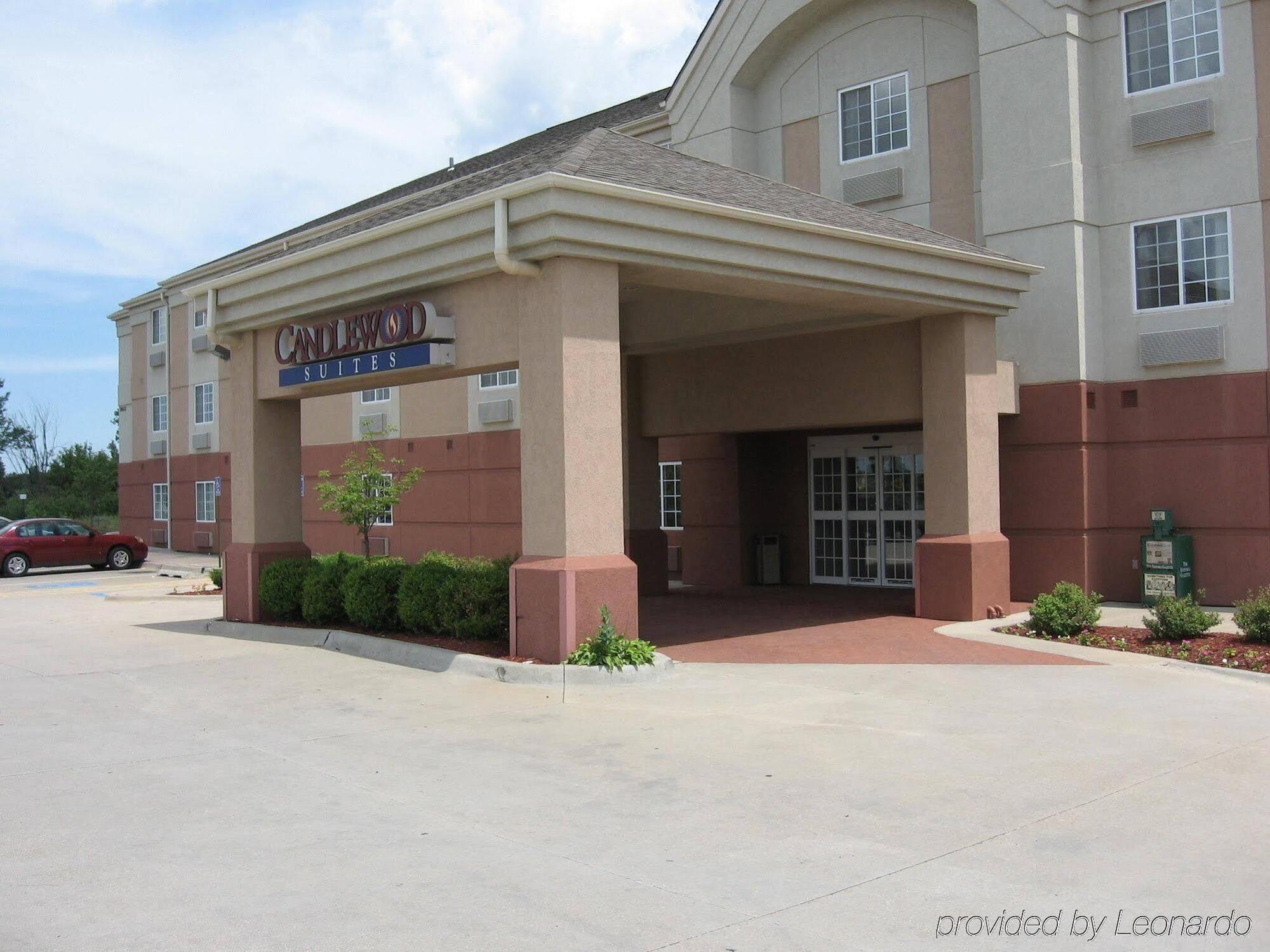 Mainstay Suites Emporia Bagian luar foto